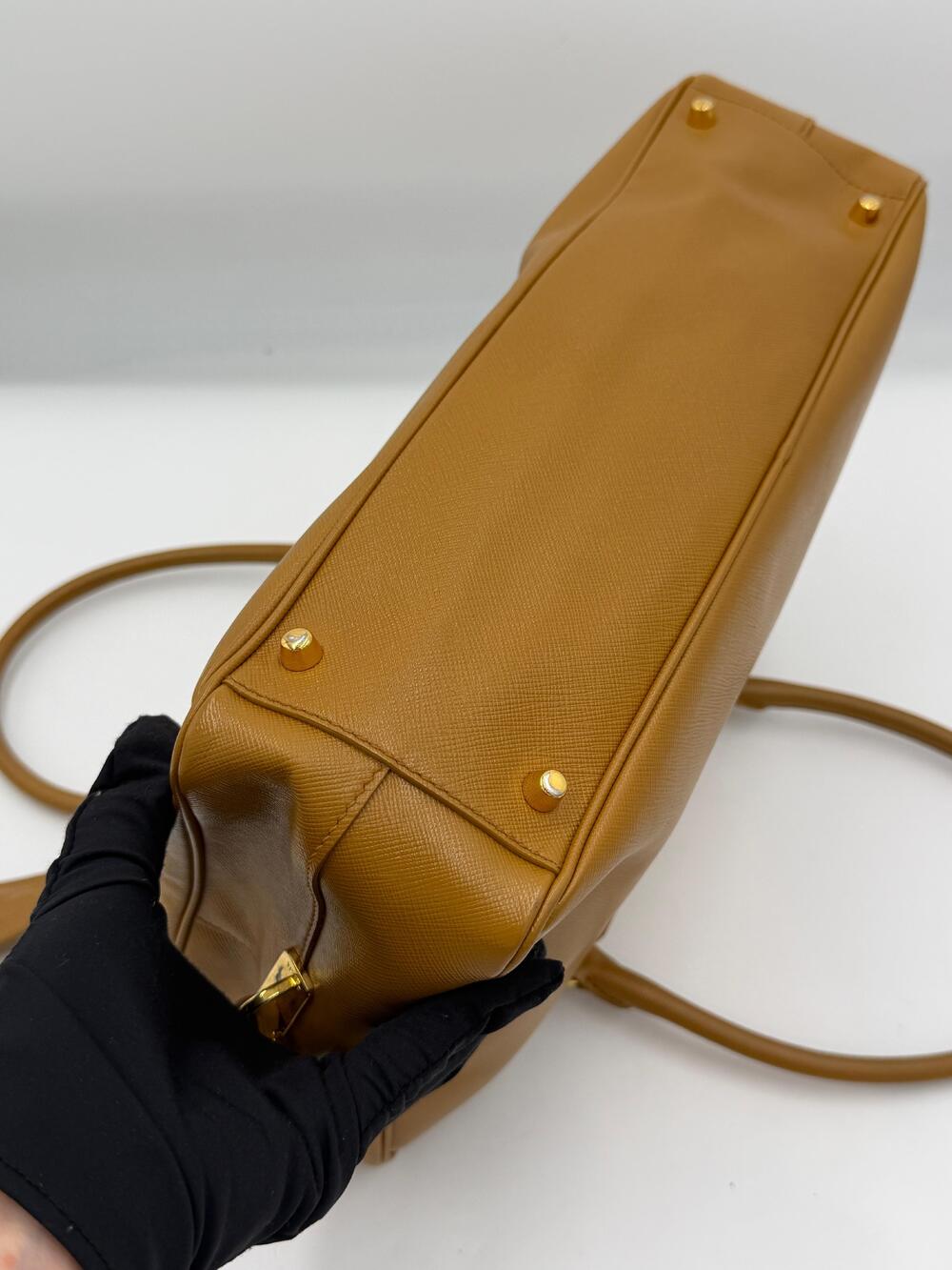 Prada Saffiano Boston - Picture 3 of 14